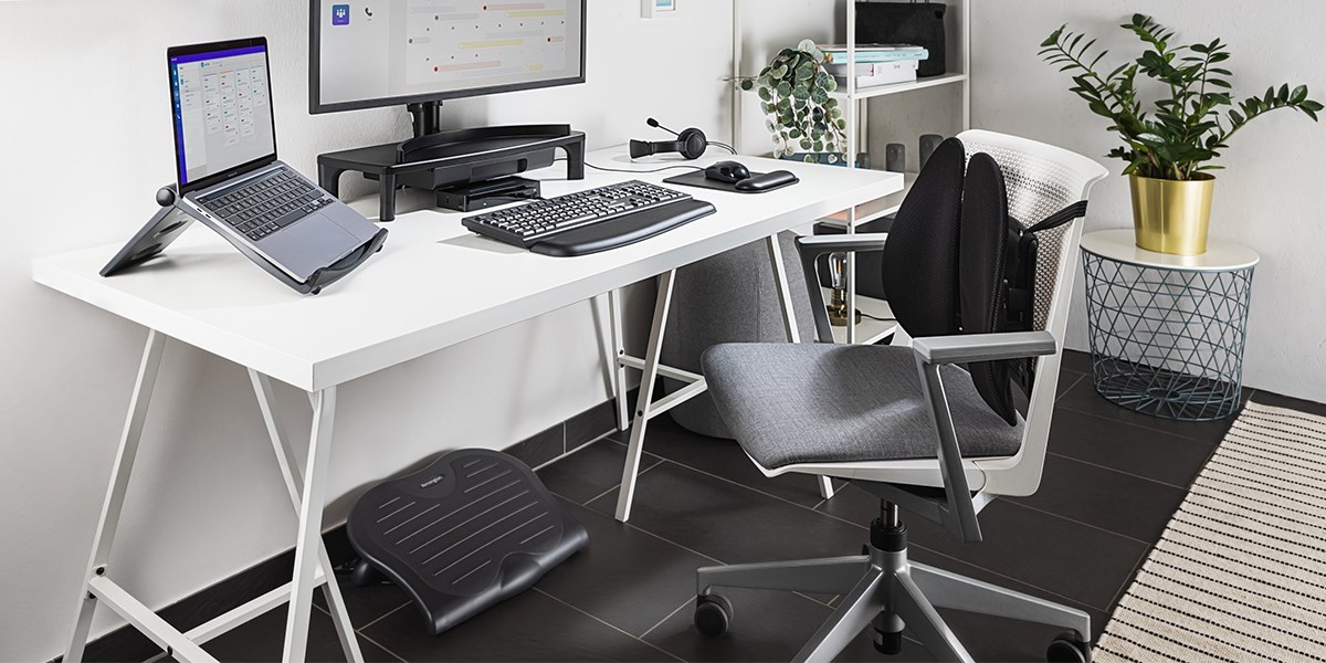 Footrest_Auxilia-no-uso-adequado-de-outros-acessórios-ergonômicos-de-escritório.jpg