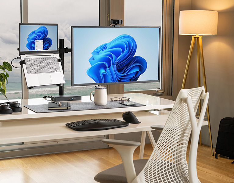 House desktop with various Kensington gadgets on it.