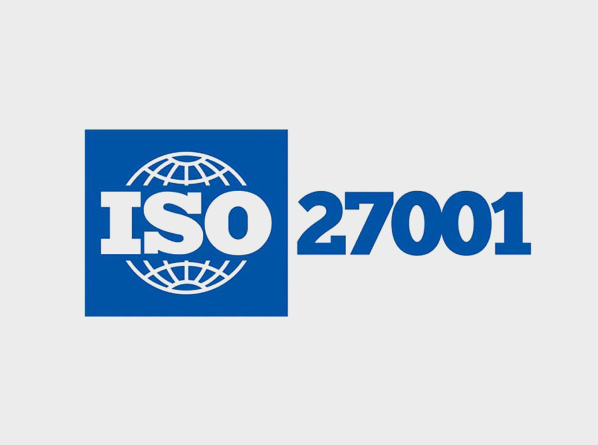 ISO 27001 logotyp på vit bakgrund.